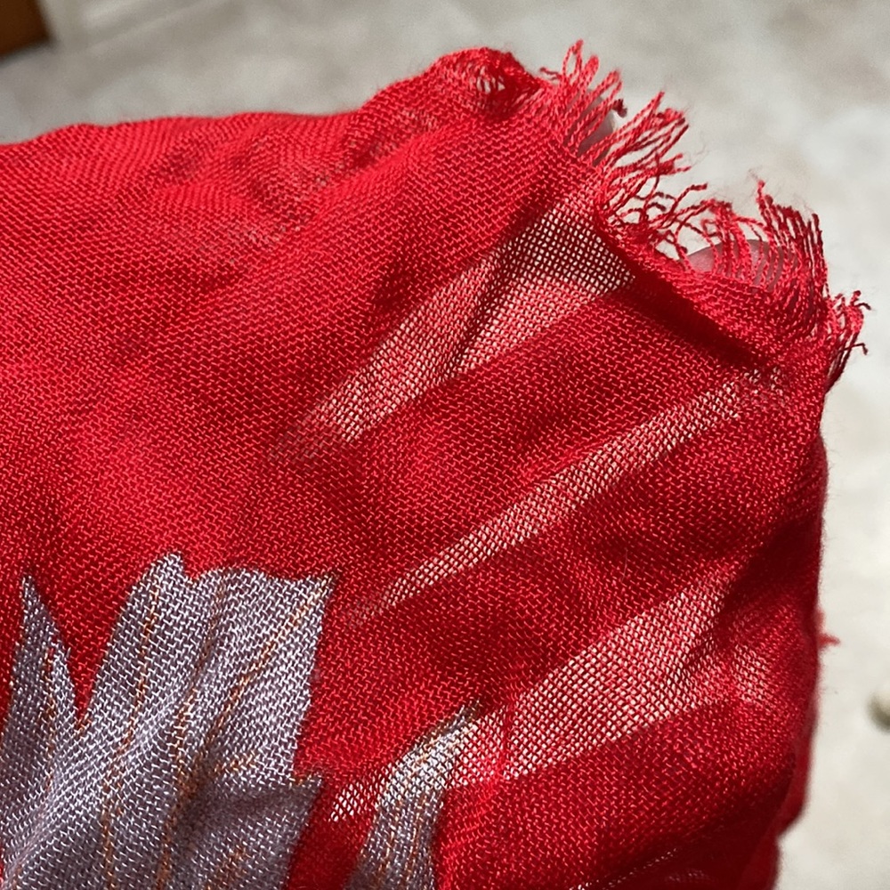 Collection 18 • Lightweight Floral Viscose Wrap / Scarf - Picture 14 of 14